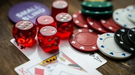 Должникам хотят запретить азартные игры в Казахстане